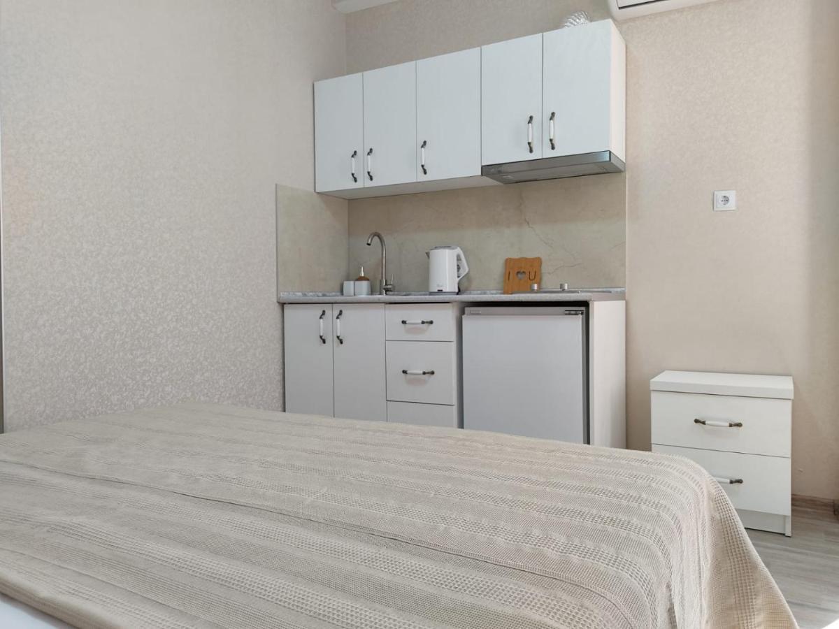 Pushkin Street Pearl Hotel Kutaisi Bagian luar foto