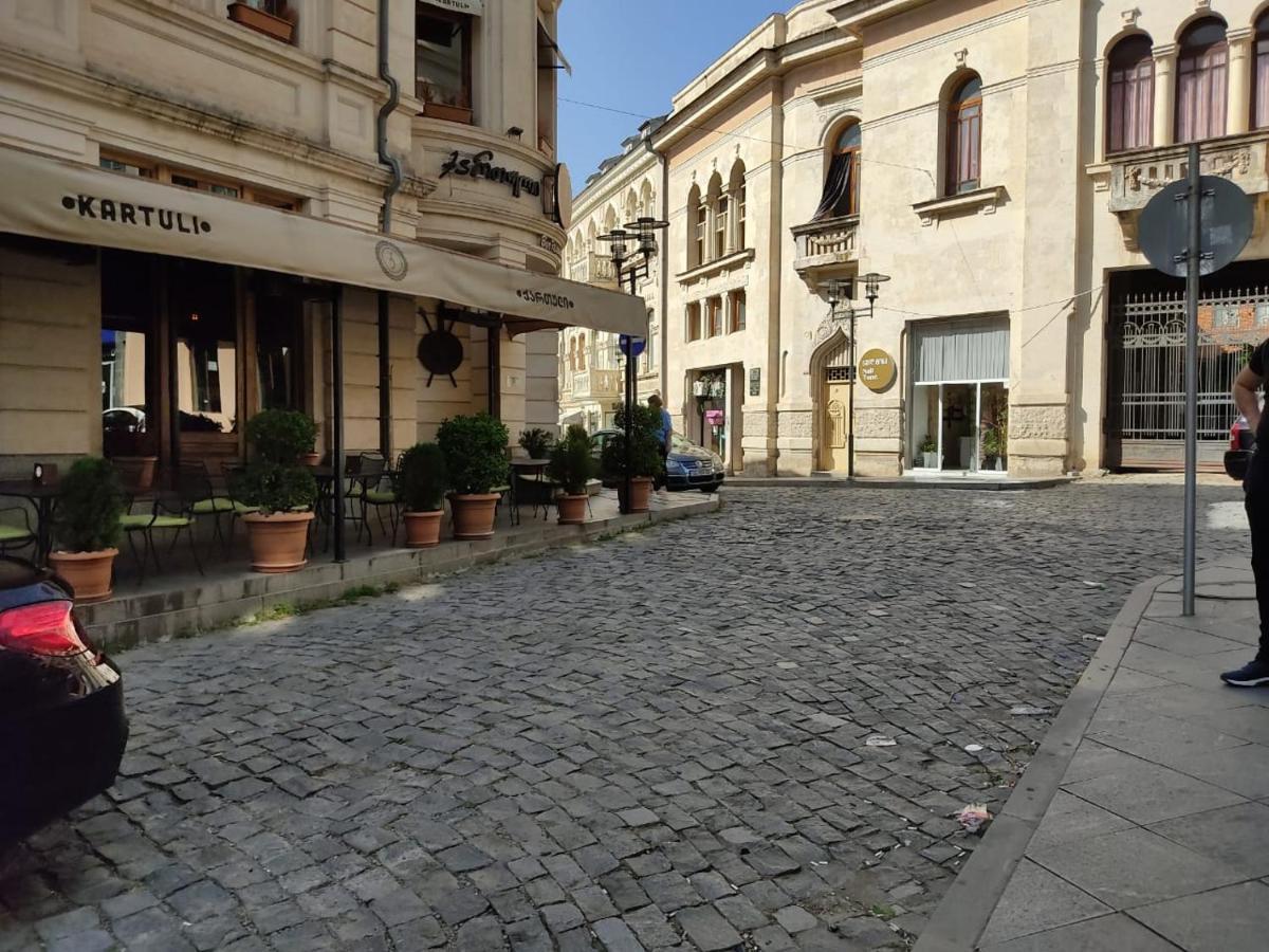 Pushkin Street Pearl Hotel Kutaisi Bagian luar foto