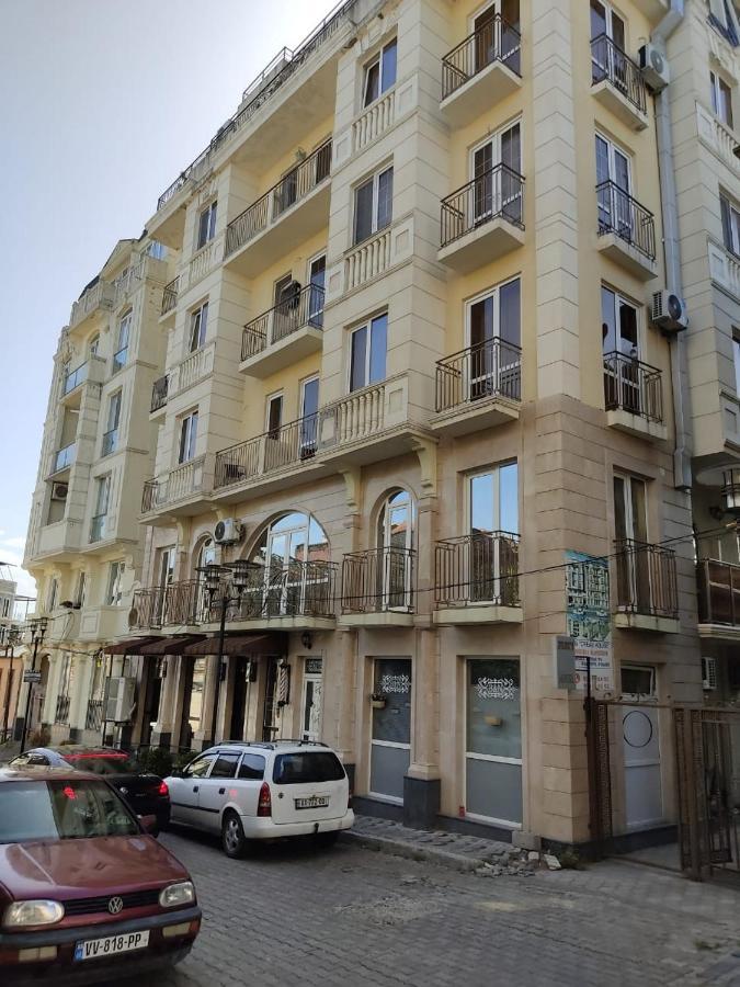 Pushkin Street Pearl Hotel Kutaisi Bagian luar foto