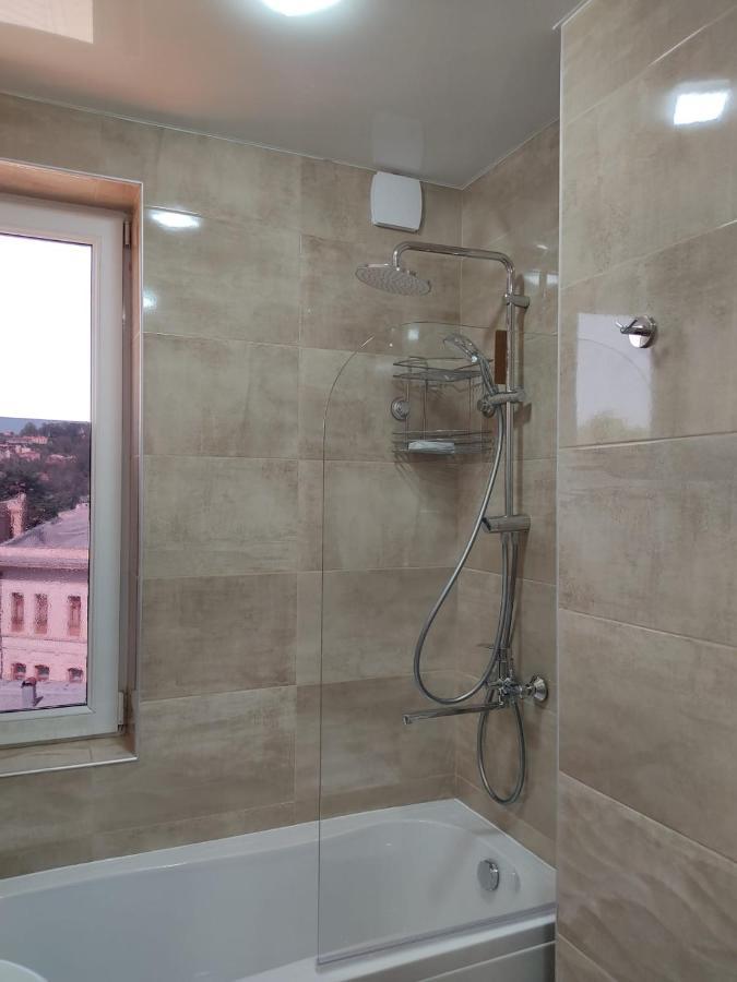 Pushkin Street Pearl Hotel Kutaisi Bagian luar foto