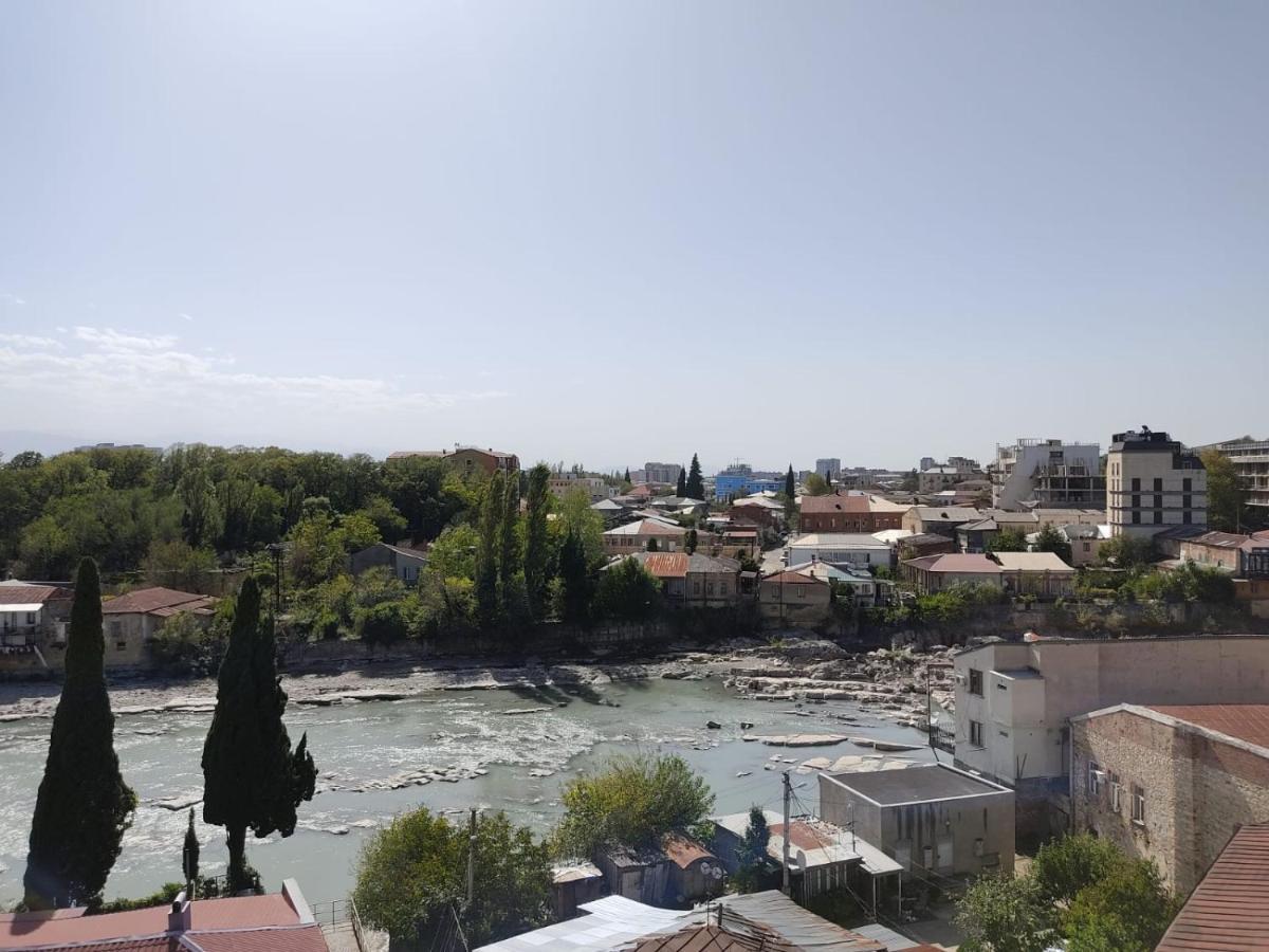 Pushkin Street Pearl Hotel Kutaisi Bagian luar foto