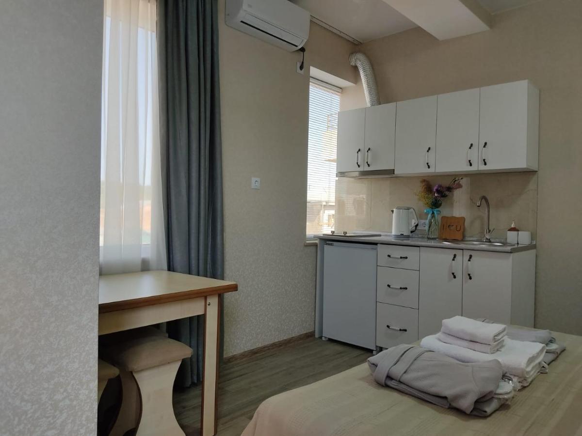 Pushkin Street Pearl Hotel Kutaisi Bagian luar foto