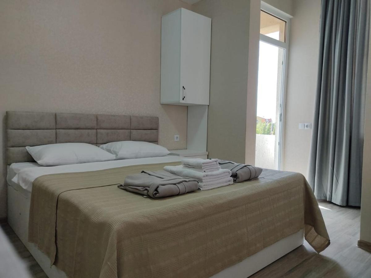 Pushkin Street Pearl Hotel Kutaisi Bagian luar foto