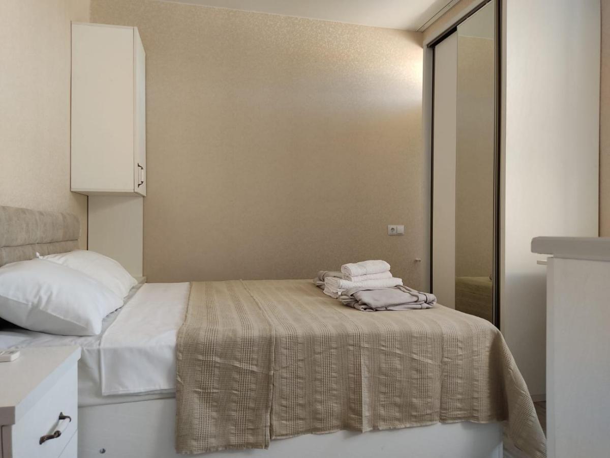 Pushkin Street Pearl Hotel Kutaisi Bagian luar foto