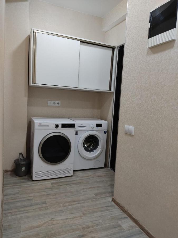 Pushkin Street Pearl Hotel Kutaisi Bagian luar foto