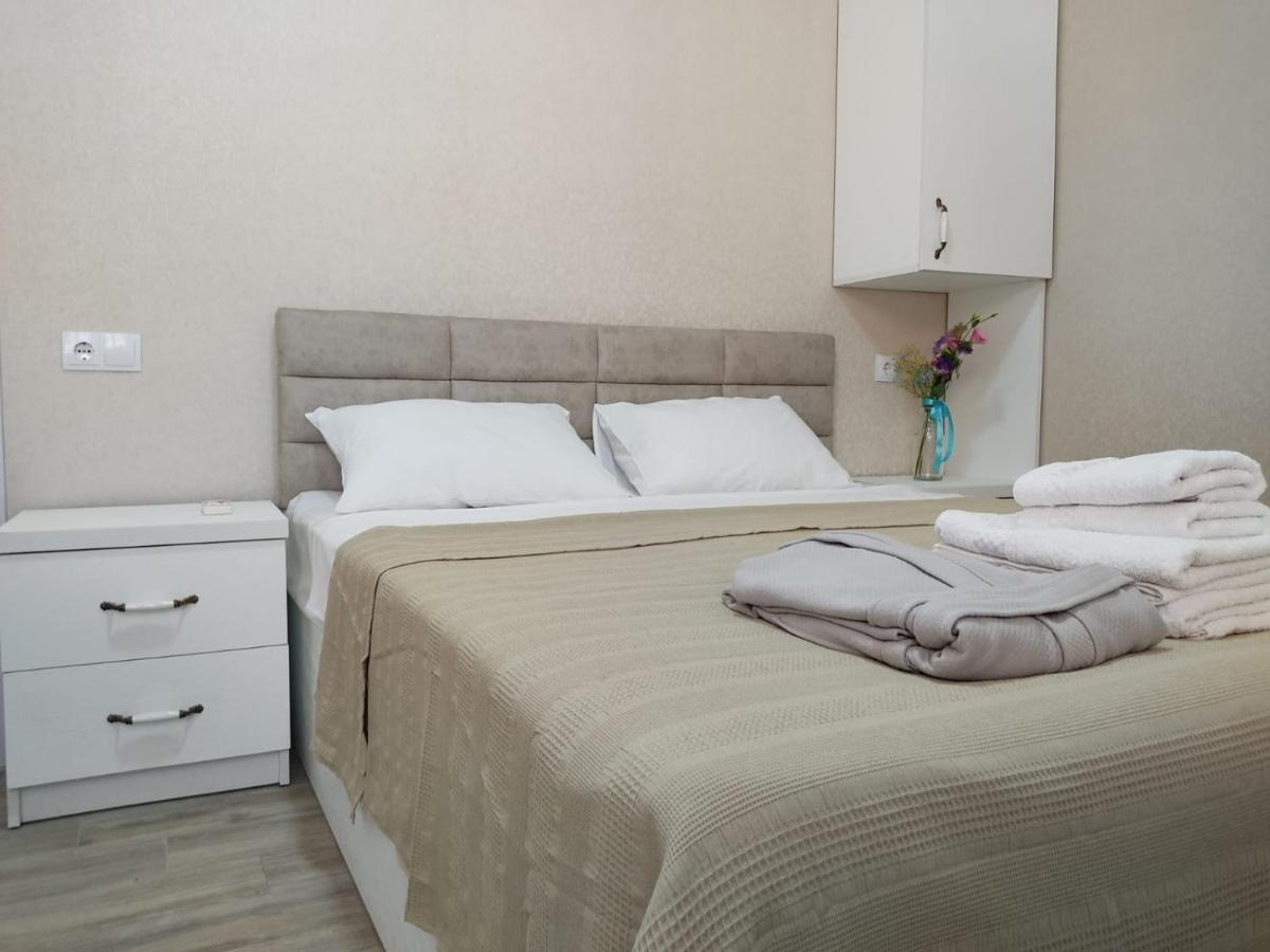 Pushkin Street Pearl Hotel Kutaisi Bagian luar foto